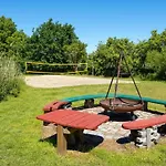 Gemuetliches Haus Mit Garten Und Gemeinsamem Pool By Interhome Vakantiehuis